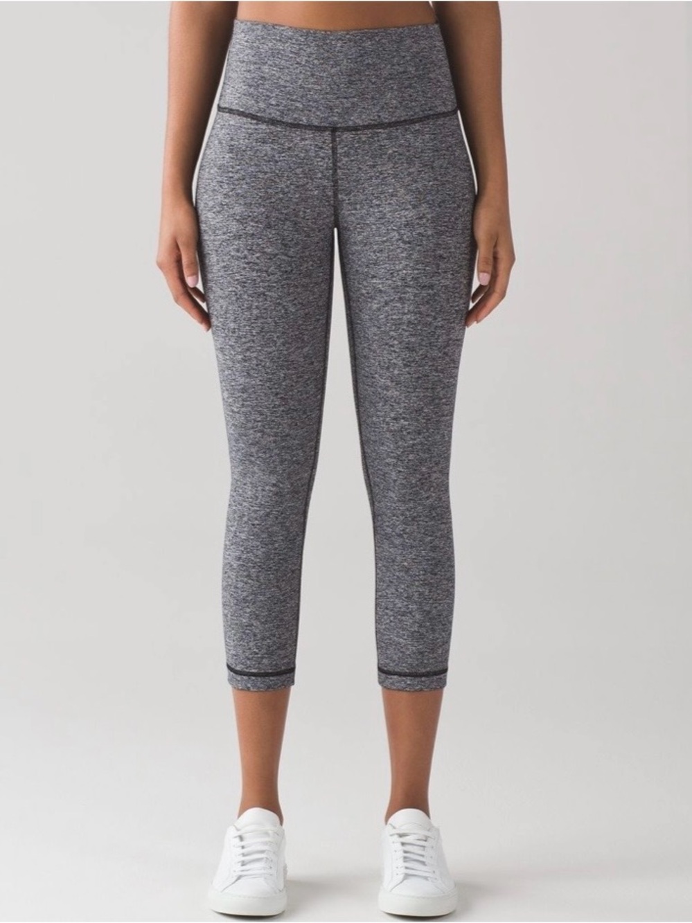 LULULEMON Heathered Black Wunder Under Crop Hi-Rise 21” Luon Active Capri Size 4